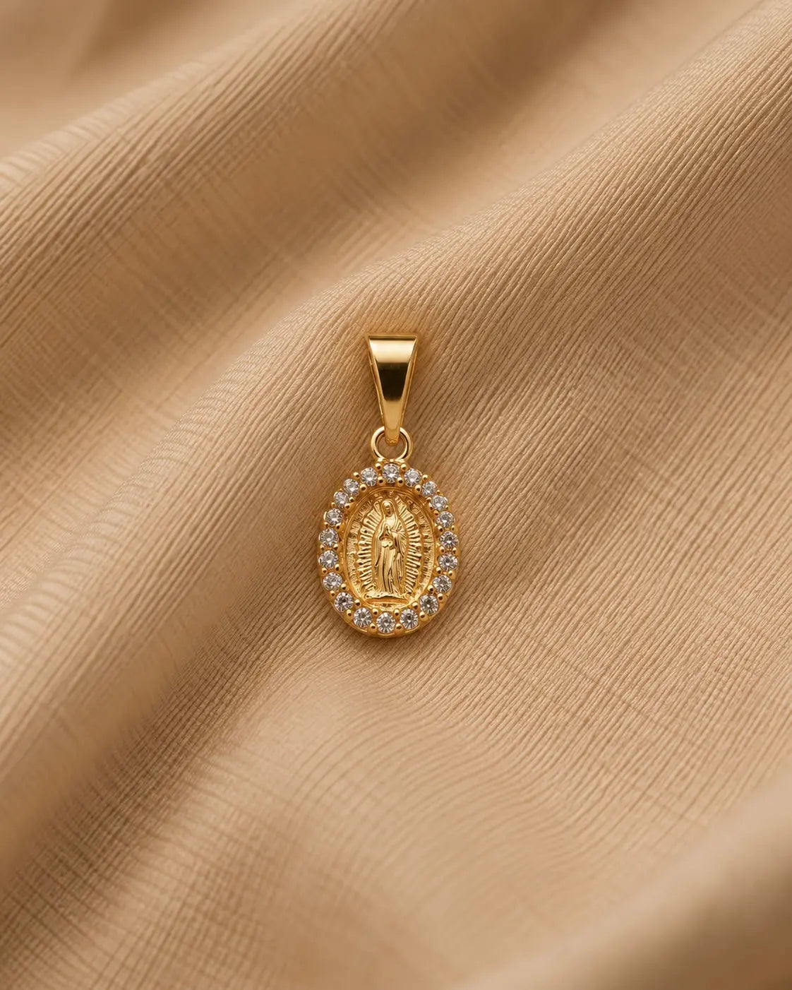 DIJE VIRGEN DE GUADALUPE OVAL CRISTAL 7X16MM 6630