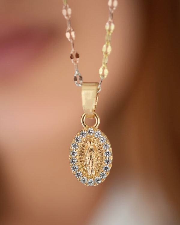 DIJE GUADALUPE SMALL BORDE CRISTAL 5667 OrolaminadoLuxus