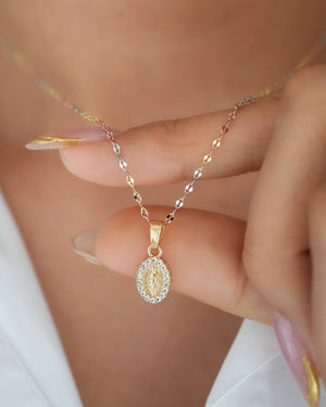 DIJE GUADALUPE SMALL BORDE CRISTAL 5667 OrolaminadoLuxus