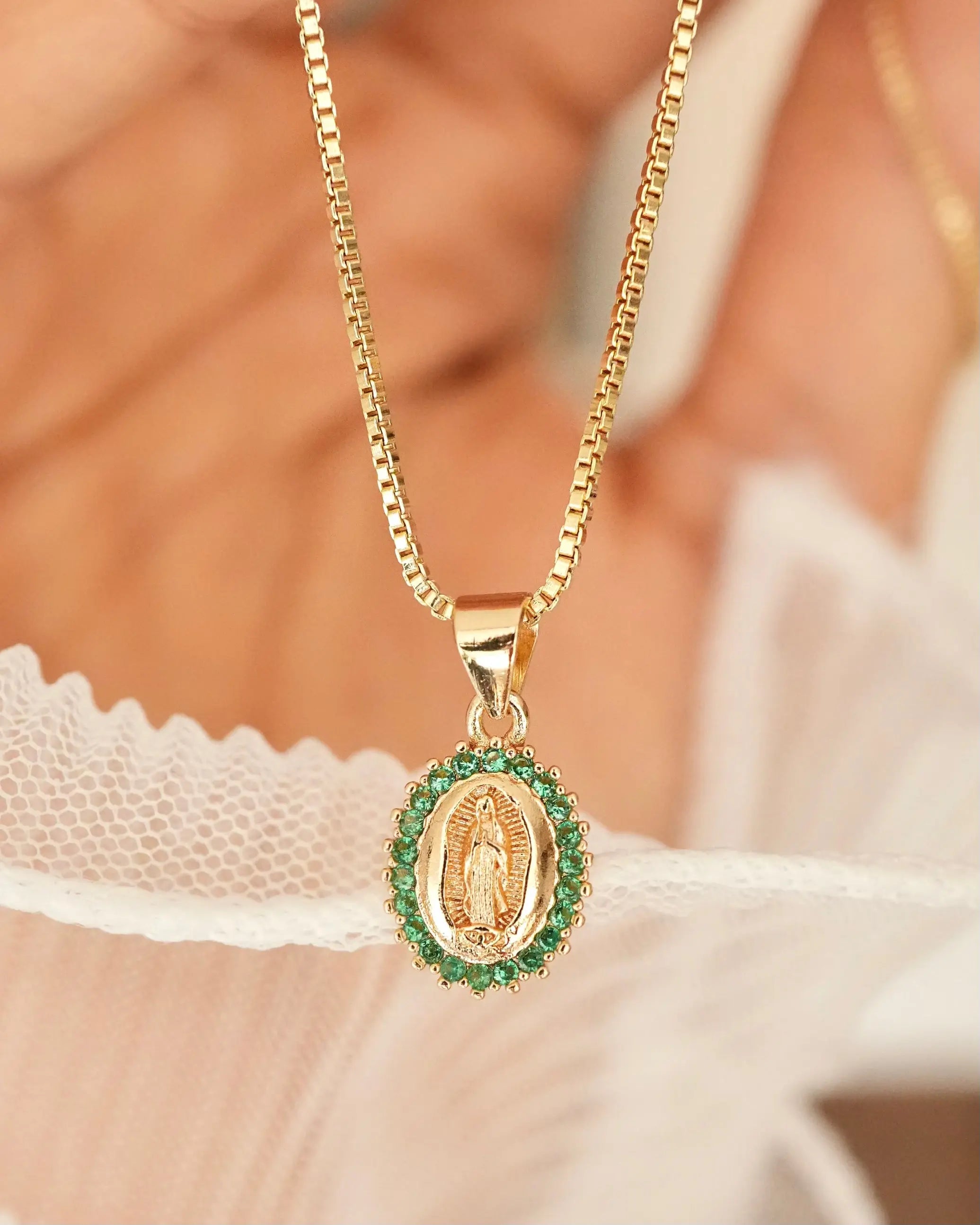 DIJE VIRGEN GUADALUPE BORDE VERDE  5795 OrolaminadoLuxus