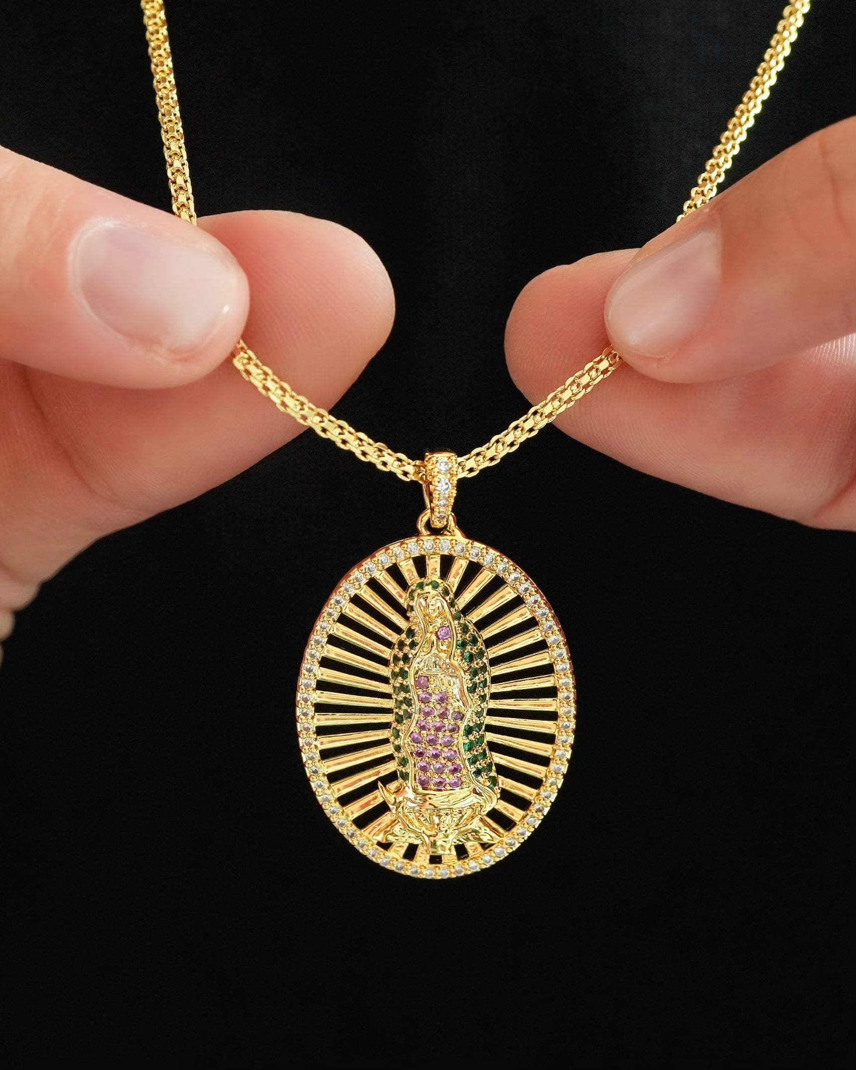 DIJE VIRGEN DE GUADALUPE COLORES 4CM 5929 Oro laminado Luxus