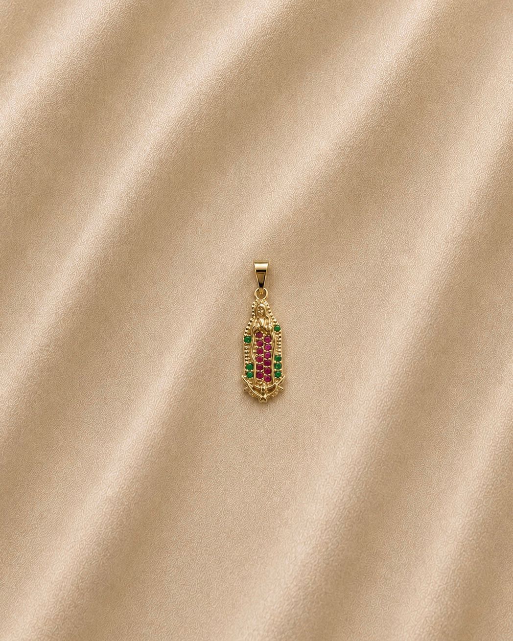 DIJE VIRGEN GUADALUPE TALLADA COLORES 6267 Oro laminado Luxus