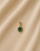 DIJE FLOR VERDE ESMERALDA 1.2CM 6209 Oro laminado Luxus