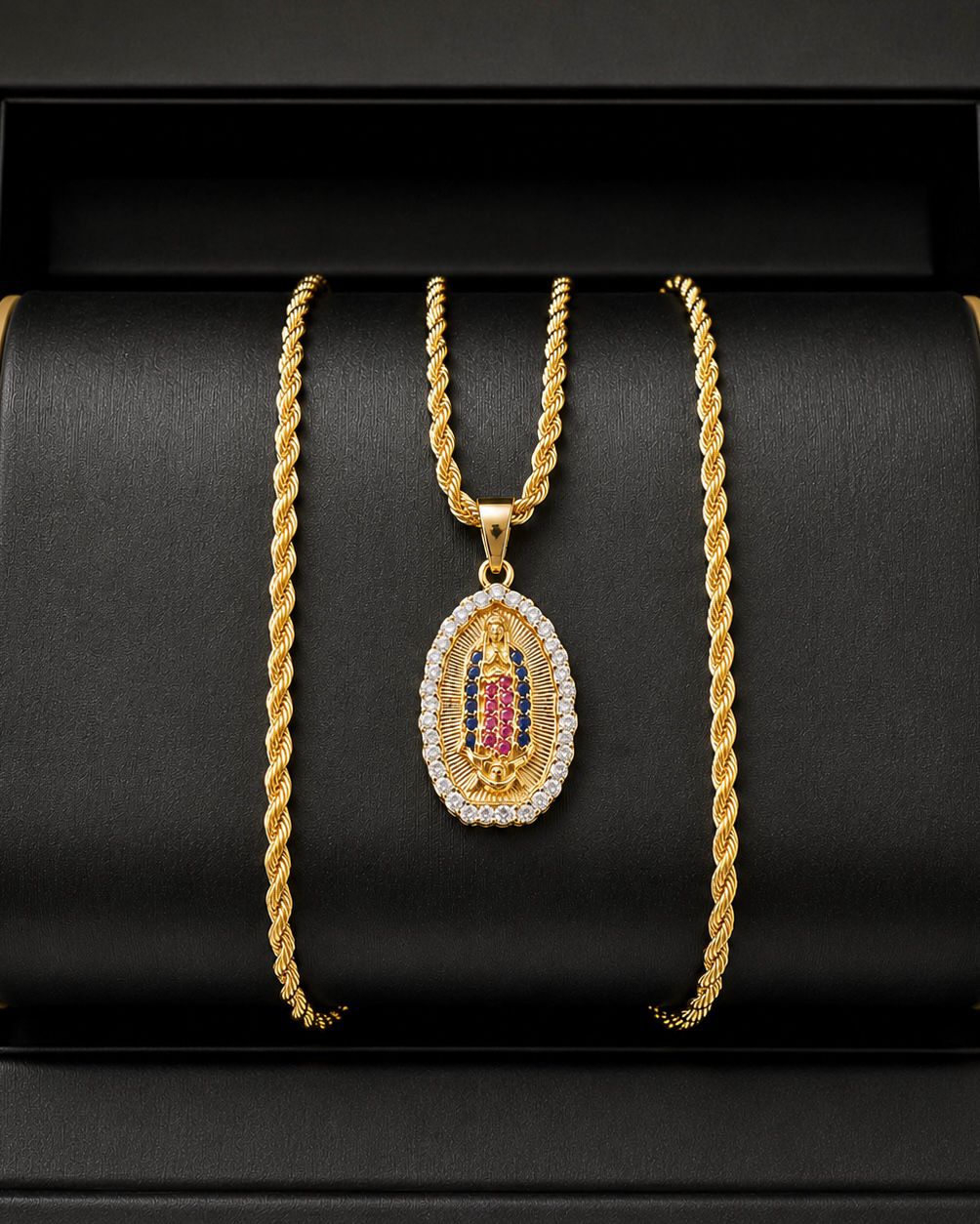 DIJE VIRGEN GUADALUPE SWAROVSKI 12X25MM  6345 Oro laminado Luxus